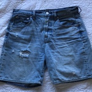 Gap Mid Thigh Loose Shorts